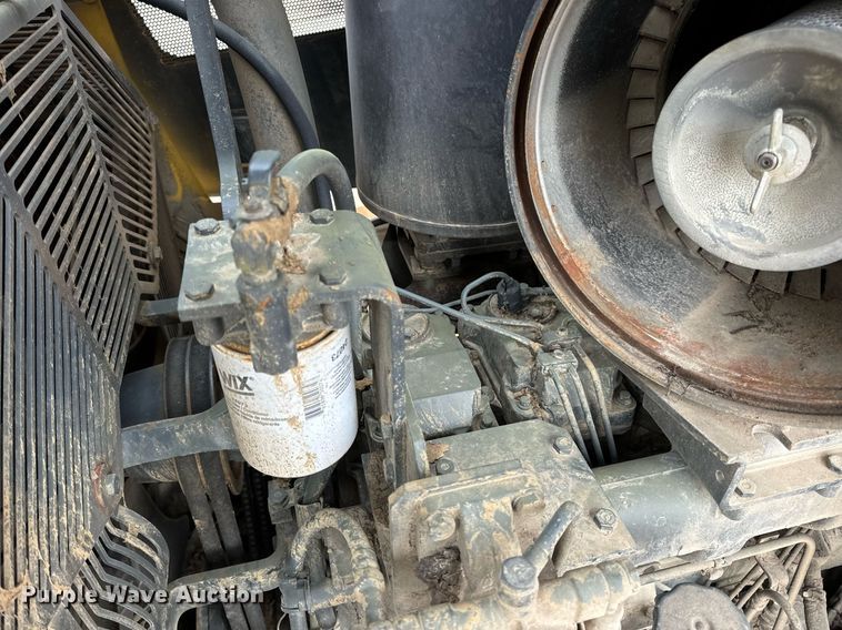 image for item EN5001 2001 Komatsu  D65EX-12 dozer