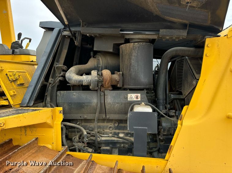 image for item EN5001 2001 Komatsu  D65EX-12 dozer