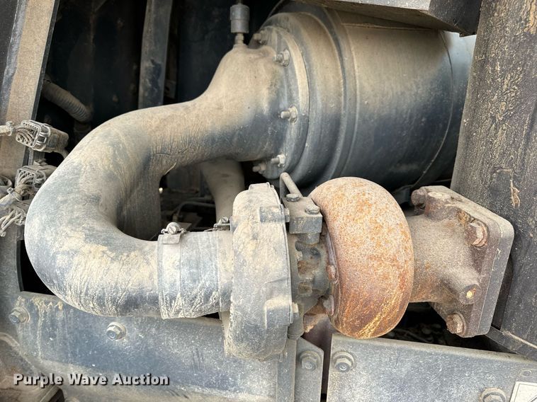 image for item EN5001 2001 Komatsu  D65EX-12 dozer