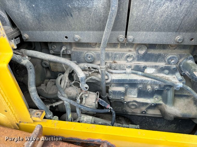 image for item EN5001 2001 Komatsu  D65EX-12 dozer