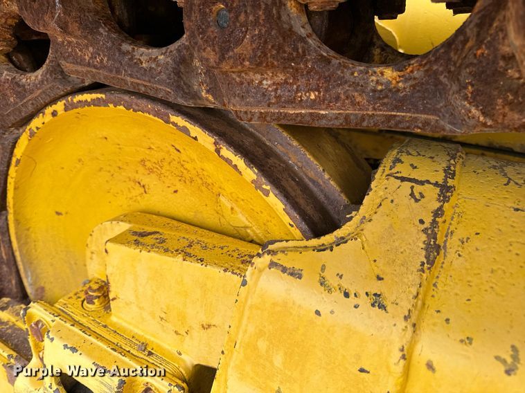 image for item EN5001 2001 Komatsu  D65EX-12 dozer