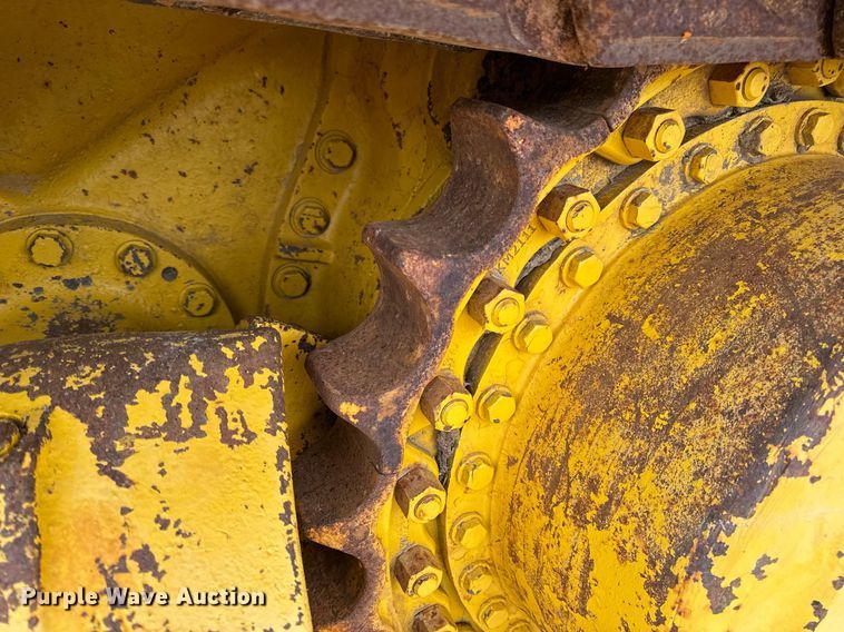 image for item EN5001 2001 Komatsu  D65EX-12 dozer