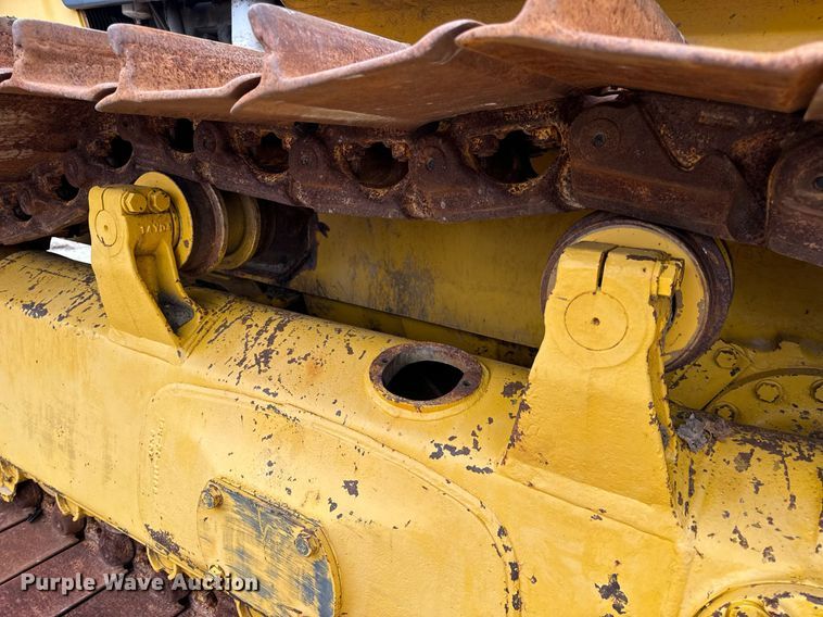 image for item EN5001 2001 Komatsu  D65EX-12 dozer