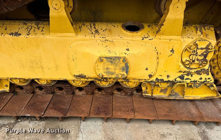 image for item EN5001 2001 Komatsu  D65EX-12 dozer