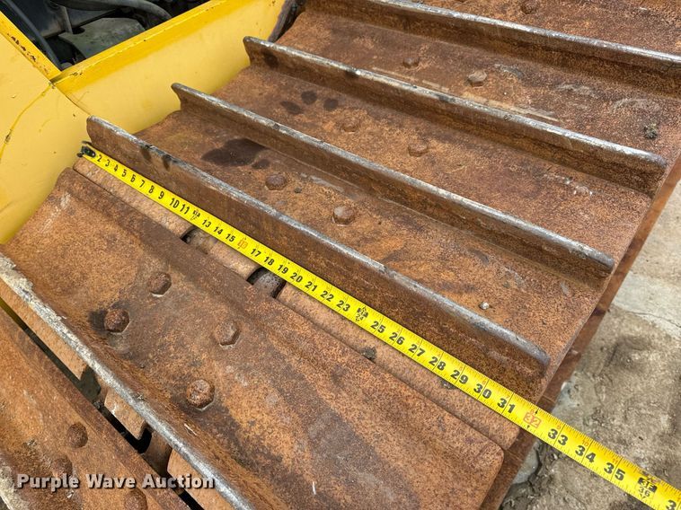 image for item EN5001 2001 Komatsu  D65EX-12 dozer