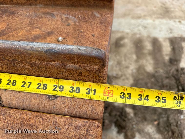 image for item EN5001 2001 Komatsu  D65EX-12 dozer