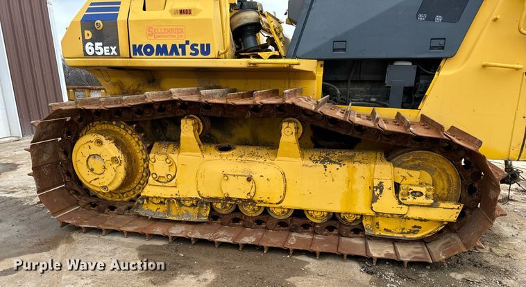 image for item EN5001 2001 Komatsu  D65EX-12 dozer