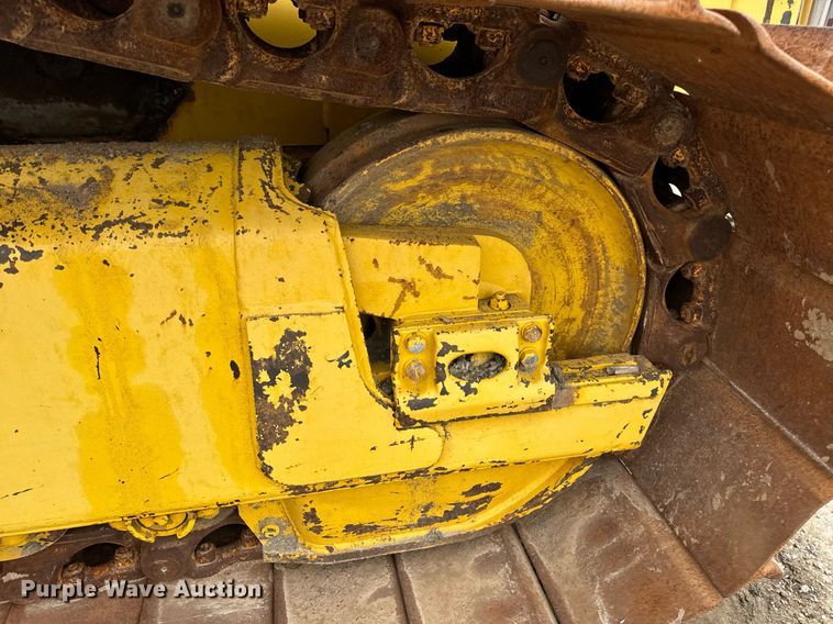 image for item EN5001 2001 Komatsu  D65EX-12 dozer
