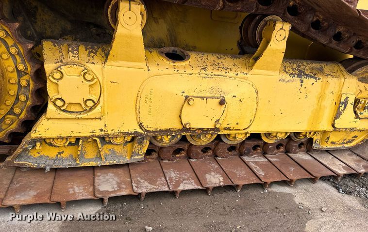 image for item EN5001 2001 Komatsu  D65EX-12 dozer