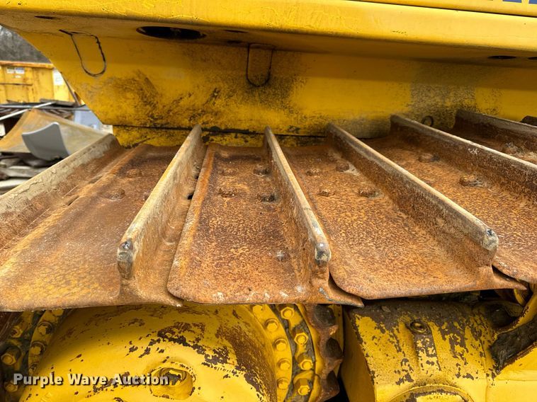 image for item EN5001 2001 Komatsu  D65EX-12 dozer