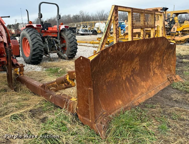 image for item EN5005 Komatsu 4CA31-B dozer blade