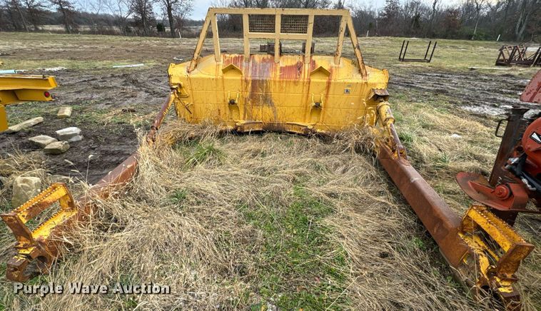 image for item EN5005 Komatsu 4CA31-B dozer blade