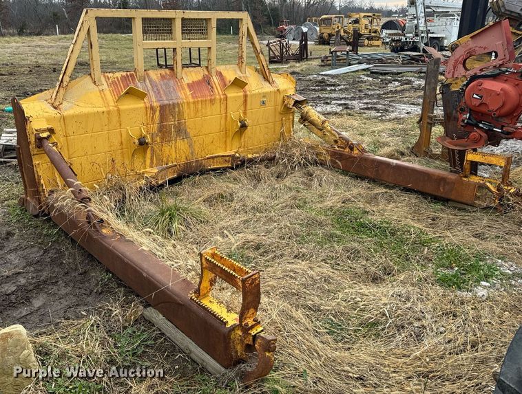 image for item EN5005 Komatsu 4CA31-B dozer blade
