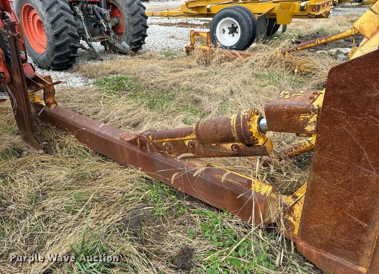 image for item EN5005 Komatsu 4CA31-B dozer blade