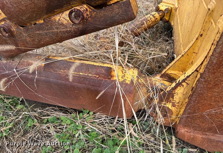 image for item EN5005 Komatsu 4CA31-B dozer blade