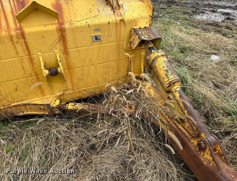 image for item EN5005 Komatsu 4CA31-B dozer blade