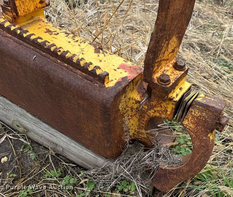 image for item EN5005 Komatsu 4CA31-B dozer blade