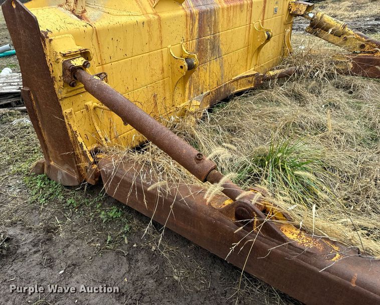 image for item EN5005 Komatsu 4CA31-B dozer blade