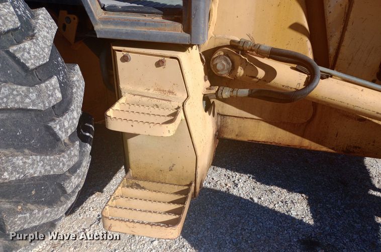image for item EN8643 1994 New Holland 555D backhoe