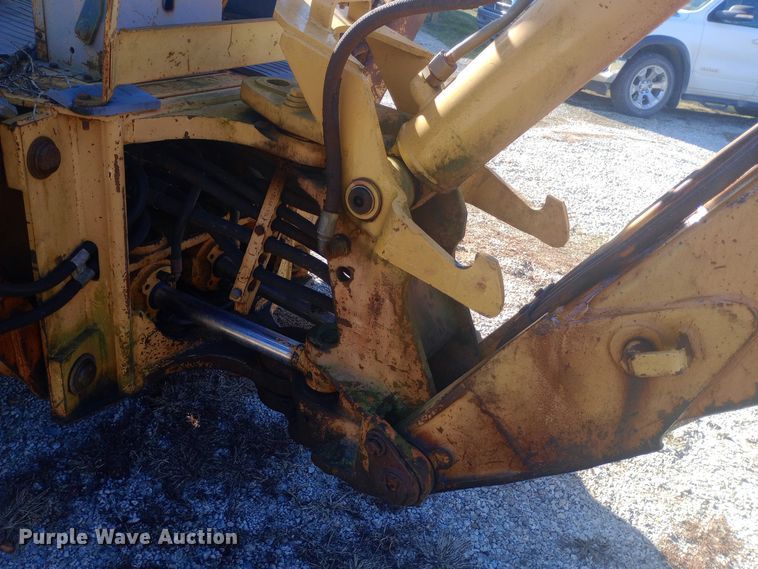 image for item EN8643 1994 New Holland 555D backhoe