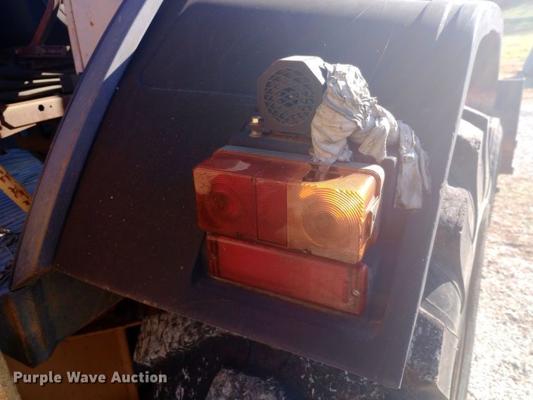 image for item EN8643 1994 New Holland 555D backhoe