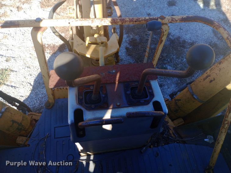 image for item EN8643 1994 New Holland 555D backhoe