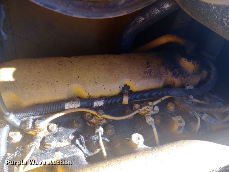 image for item EN8643 1994 New Holland 555D backhoe