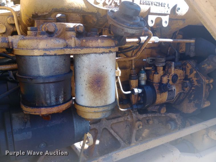 image for item EN8643 1994 New Holland 555D backhoe