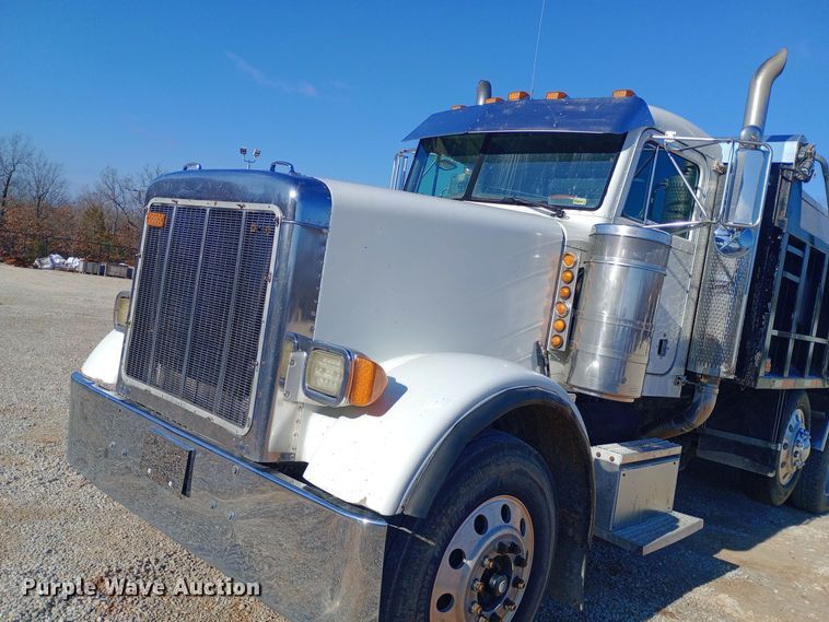 image for item EN8661 1989 Peterbilt  378 dump truck