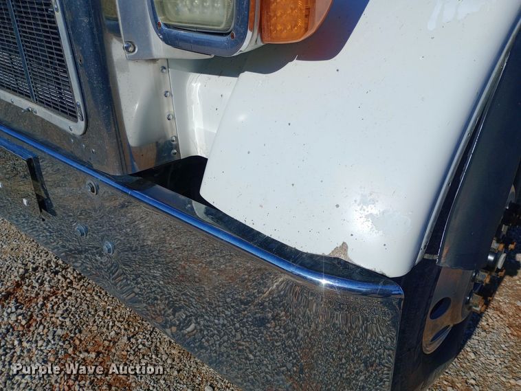 image for item EN8661 1989 Peterbilt  378 dump truck