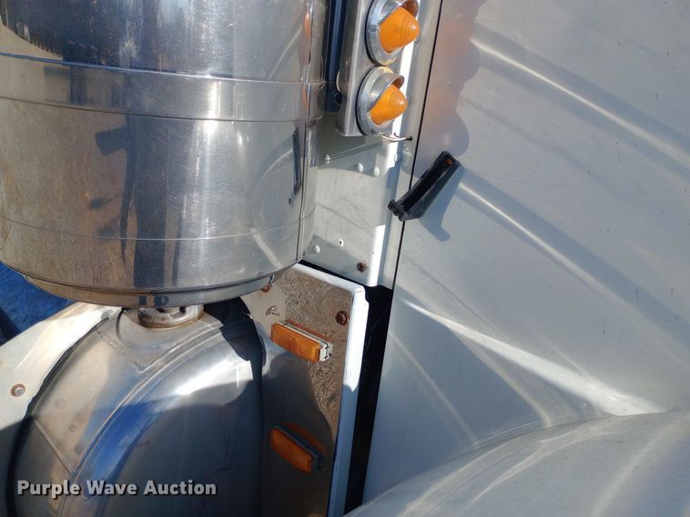 image for item EN8661 1989 Peterbilt  378 dump truck