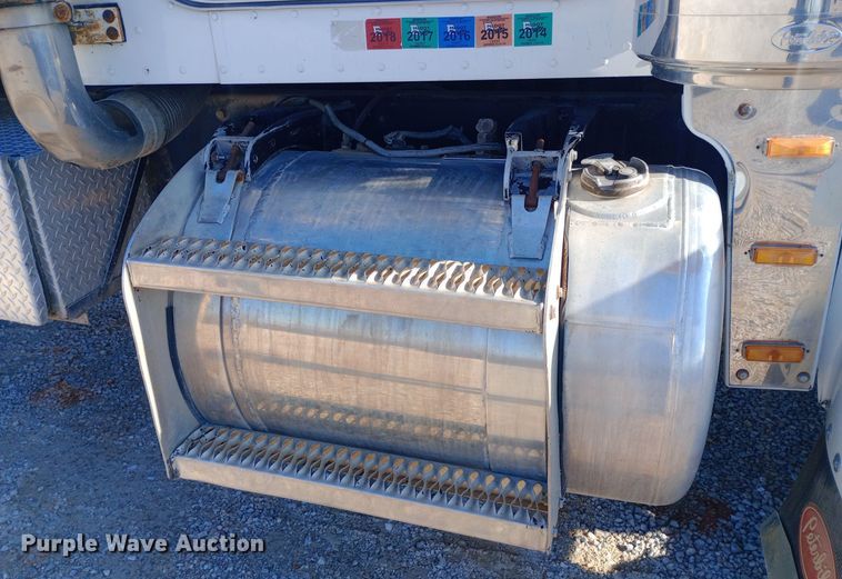 image for item EN8661 1989 Peterbilt  378 dump truck