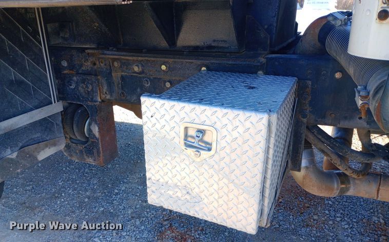 image for item EN8661 1989 Peterbilt  378 dump truck