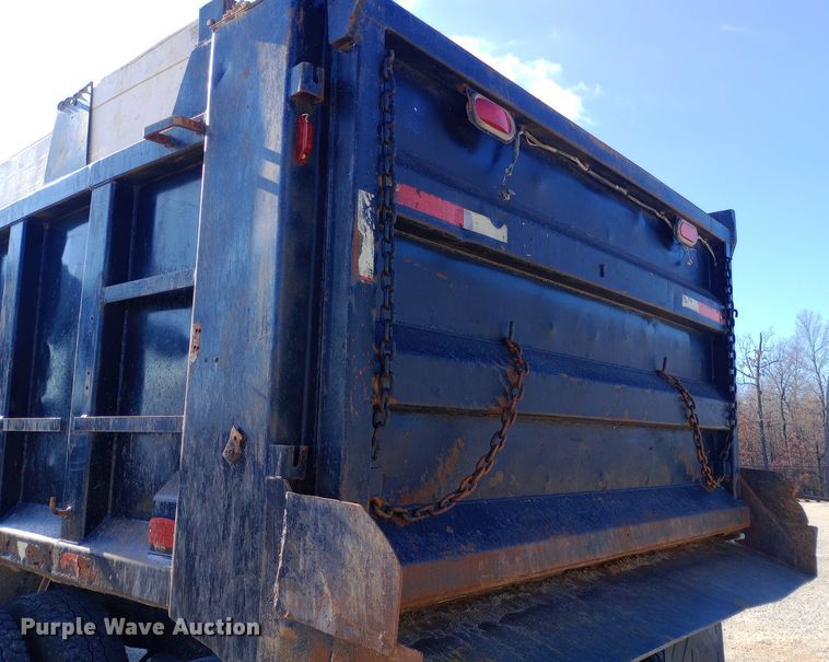 image for item EN8661 1989 Peterbilt  378 dump truck