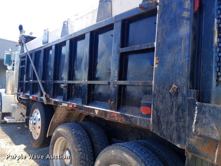 image for item EN8661 1989 Peterbilt  378 dump truck