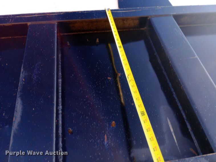 image for item EN8661 1989 Peterbilt  378 dump truck