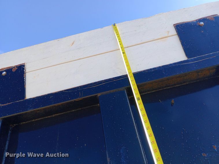 image for item EN8661 1989 Peterbilt  378 dump truck