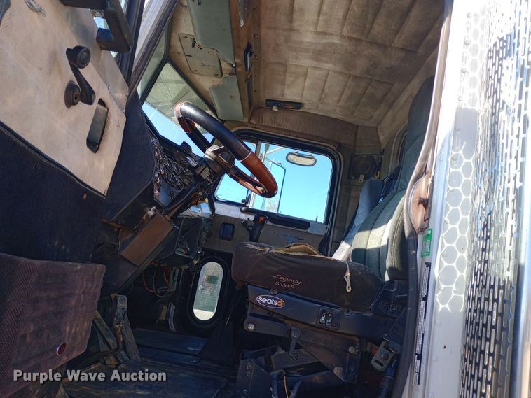 image for item EN8661 1989 Peterbilt  378 dump truck