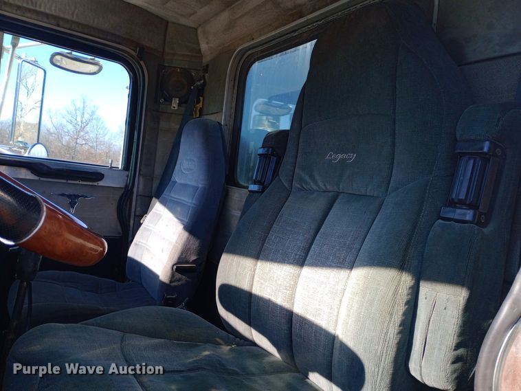 image for item EN8661 1989 Peterbilt  378 dump truck