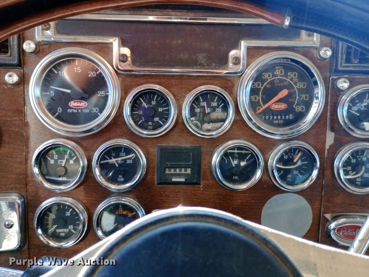 image for item EN8661 1989 Peterbilt  378 dump truck