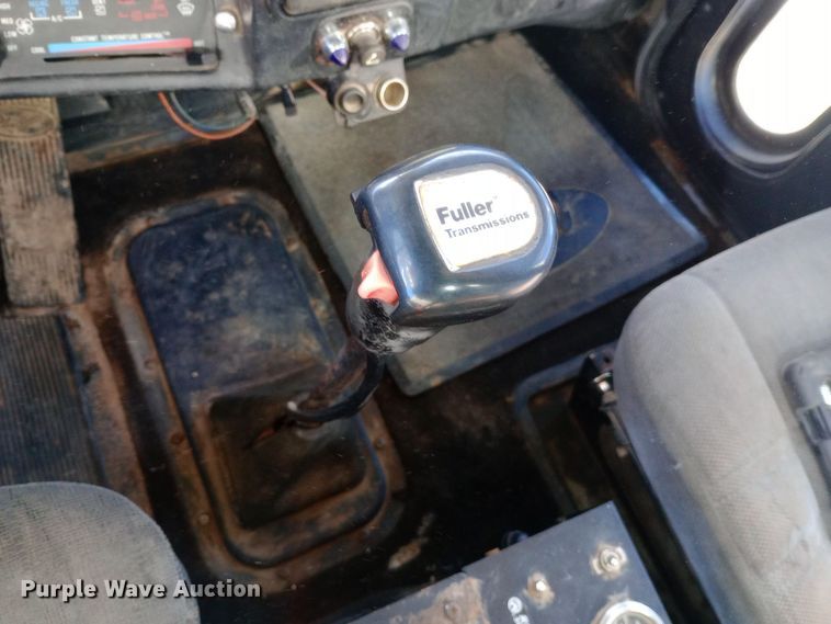 image for item EN8661 1989 Peterbilt  378 dump truck