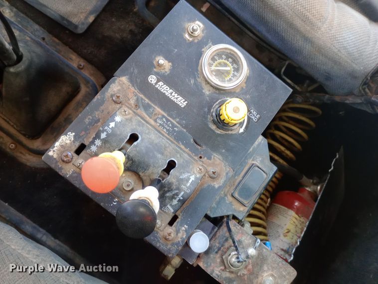 image for item EN8661 1989 Peterbilt  378 dump truck