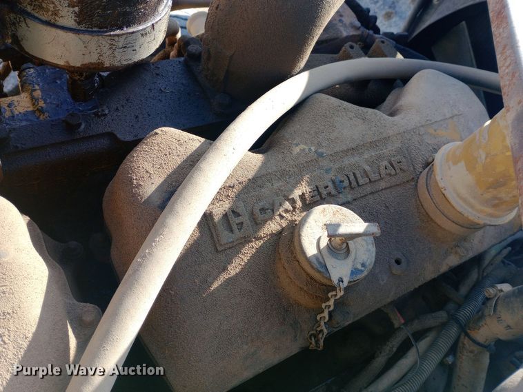 image for item EN8661 1989 Peterbilt  378 dump truck