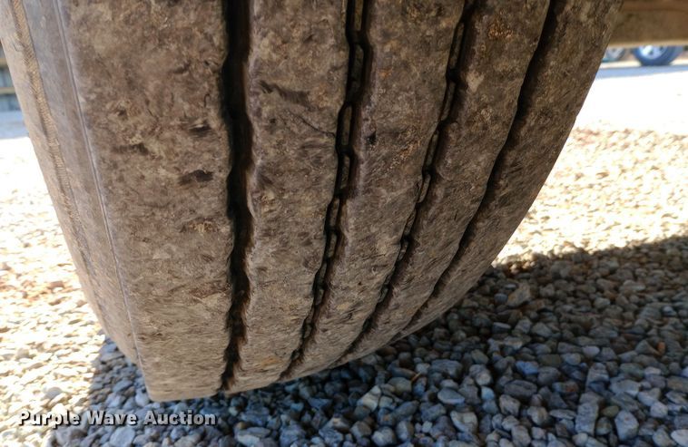 image for item EN8661 1989 Peterbilt  378 dump truck