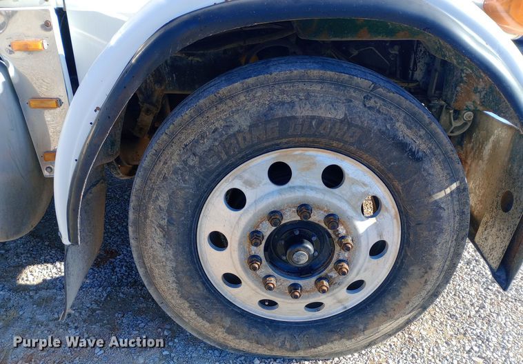 image for item EN8661 1989 Peterbilt  378 dump truck