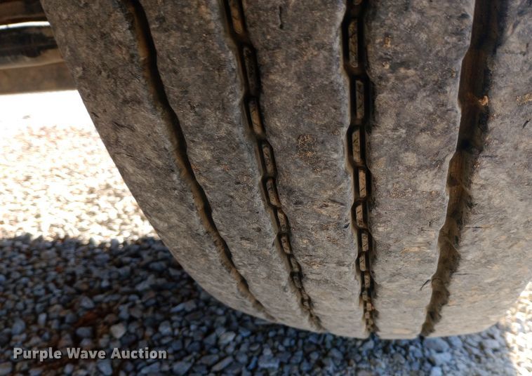 image for item EN8661 1989 Peterbilt  378 dump truck