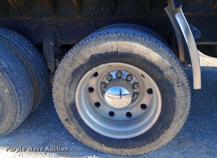 image for item EN8661 1989 Peterbilt  378 dump truck