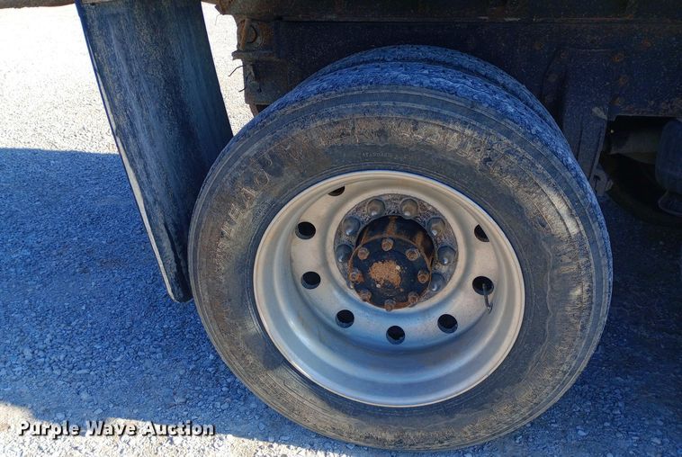 image for item EN8661 1989 Peterbilt  378 dump truck