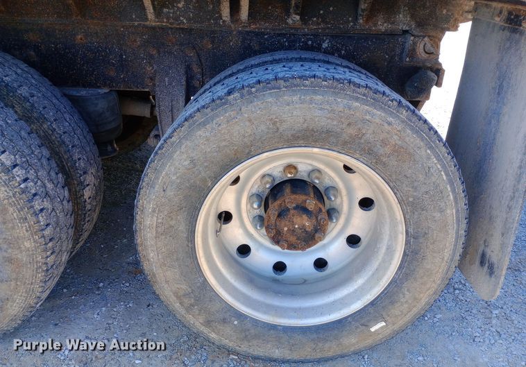 image for item EN8661 1989 Peterbilt  378 dump truck