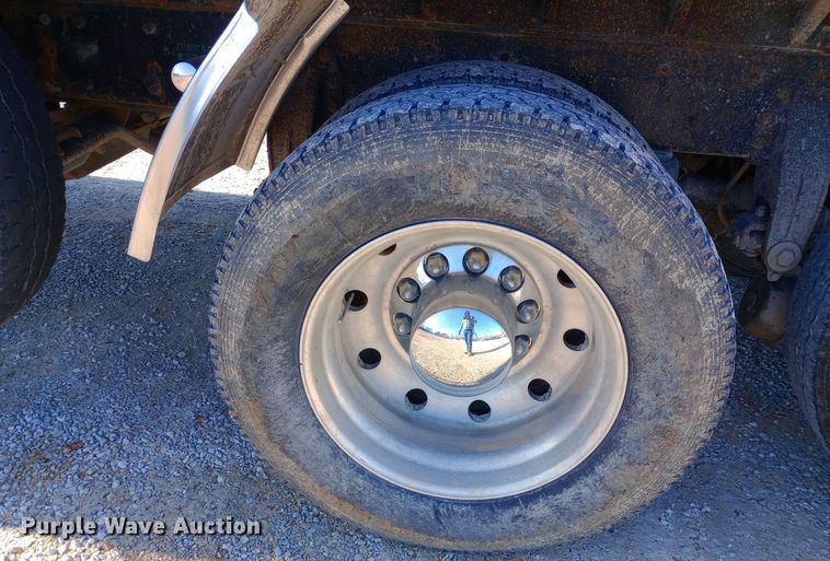 image for item EN8661 1989 Peterbilt  378 dump truck